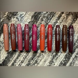 Revlon Kiss Cushion Lip Tint